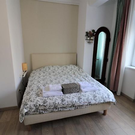Lovely City Center Apartment - Free Minibar Bucureşti Ngoại thất bức ảnh