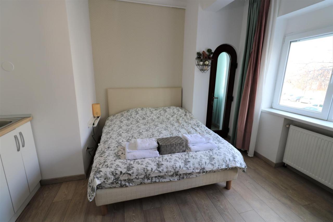 Lovely City Center Apartment - Free Minibar Bucureşti Ngoại thất bức ảnh