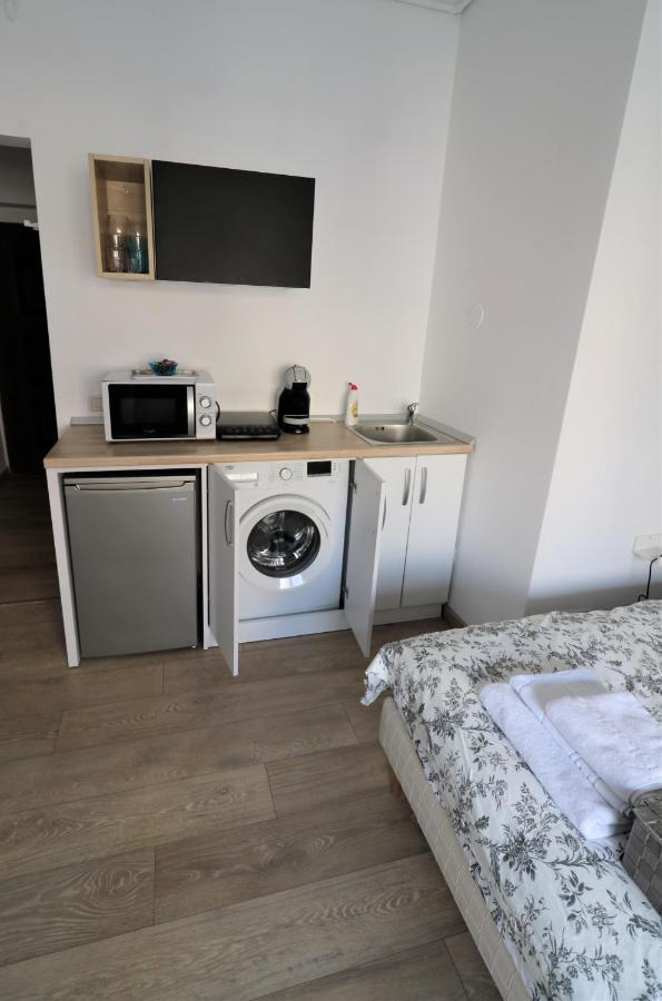 Lovely City Center Apartment - Free Minibar Bucureşti Ngoại thất bức ảnh